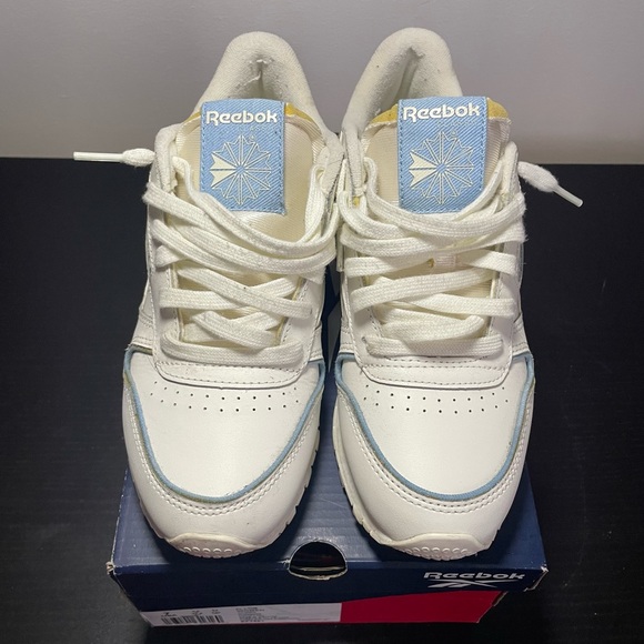 Reebok Women's Classic Leather Chalk/Washed Indigo Sneakers Size 7W - Picture 3 of 5